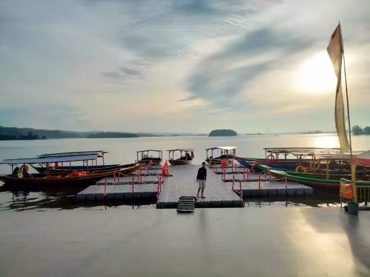 dermaga Waduk Cacaban Tegal