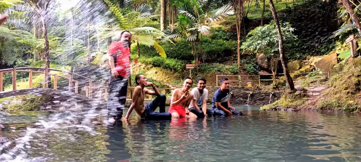 daya tarik Curug Cipeuteuy