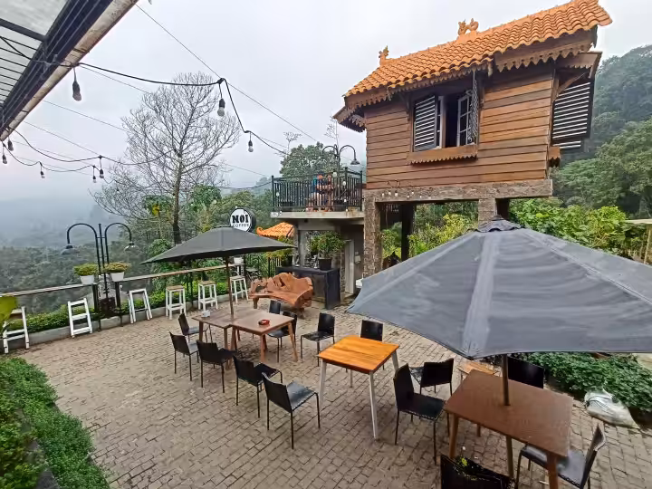 fasilitas di Noi Cafe Malang