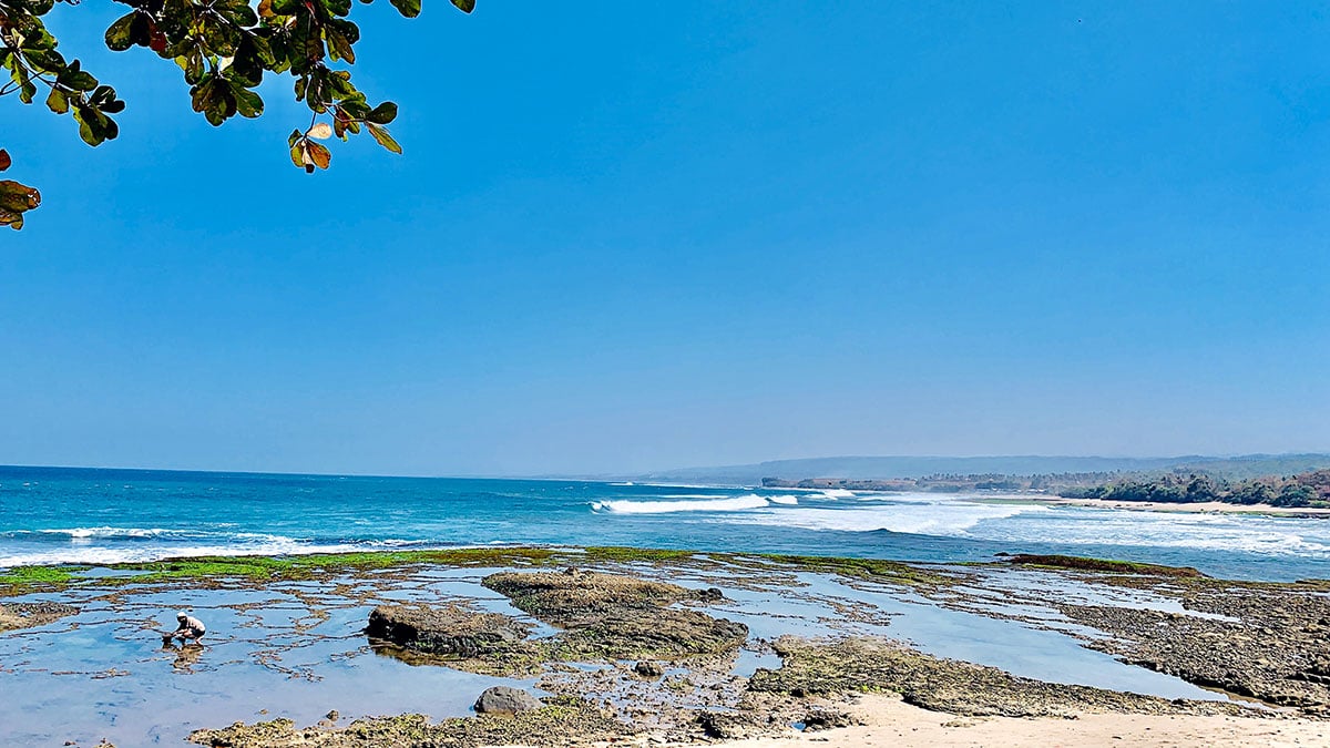 pantai manalusu pameungpeuk