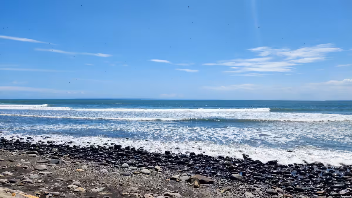 Pantai Medewi Bali