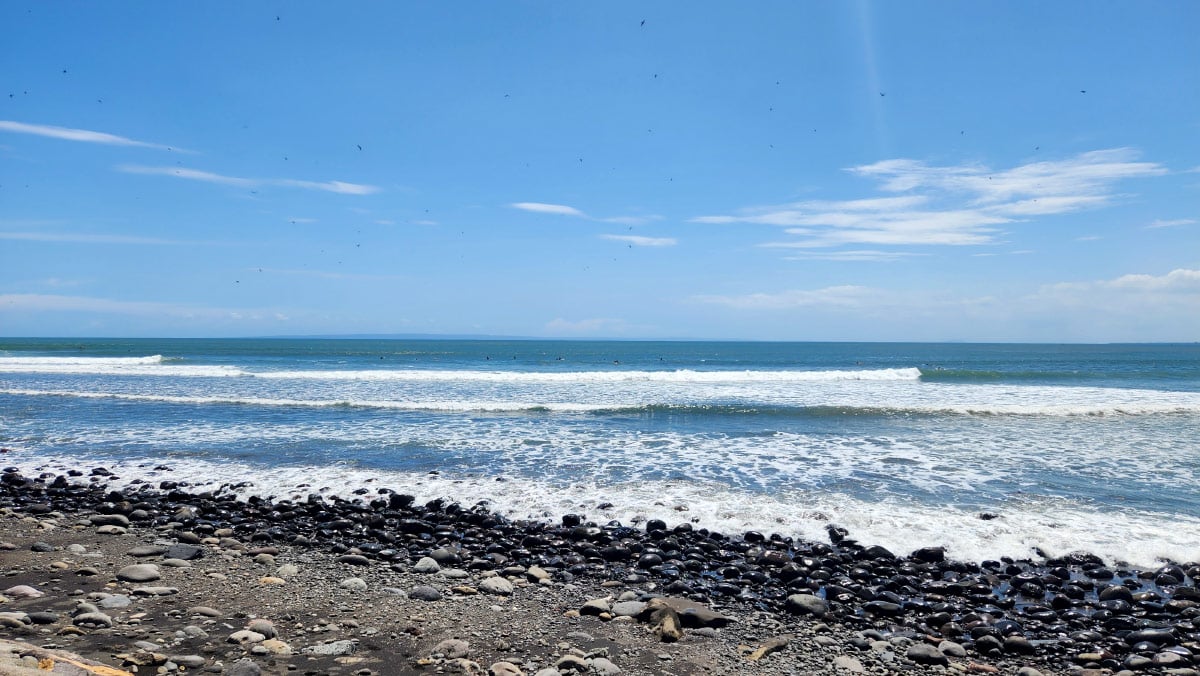 Pantai Medewi Bali