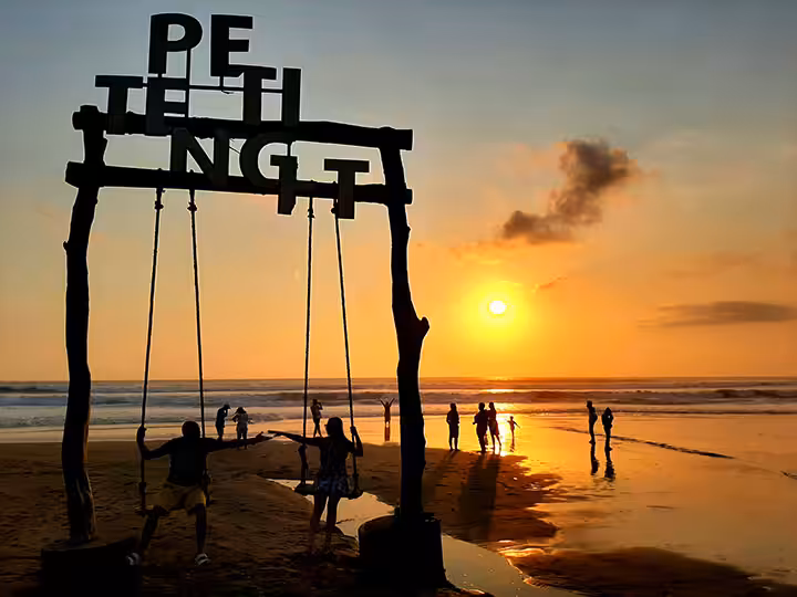 pantai petitenget sunset