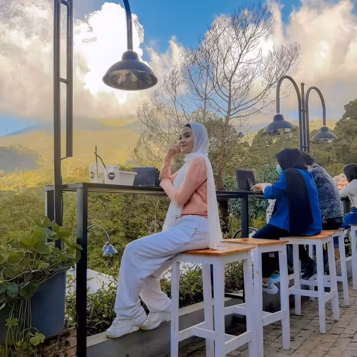 view di Noi Cafe Malang