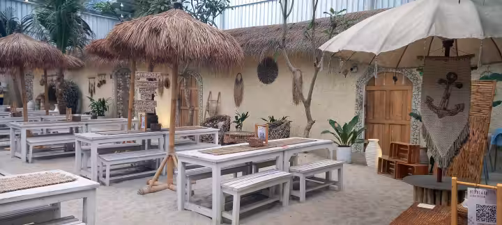 suasana pantai di Hey Beach Alam Sutera