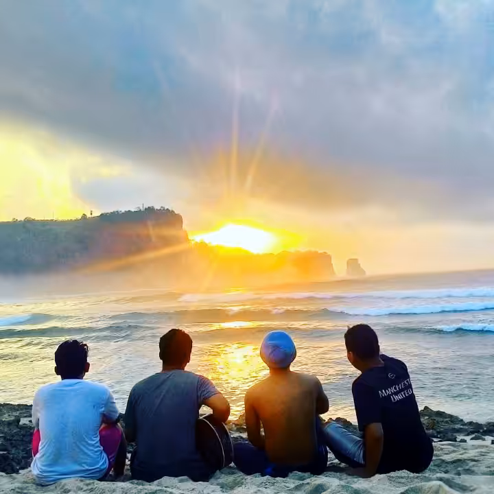 sunset di Pantai Sanggar Tulungagung