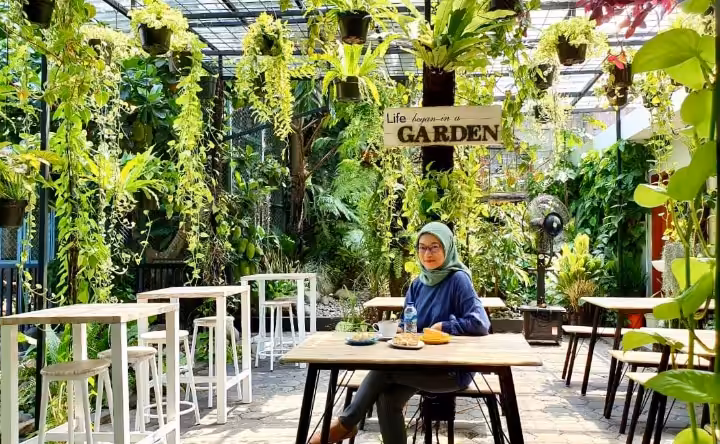 Hutan Hujan Coffee Shop Bogor