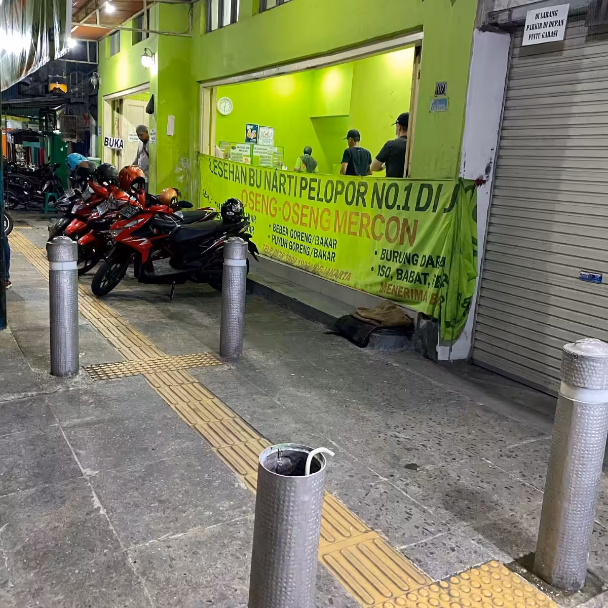 Warung Oseng Mercon Bu Narti