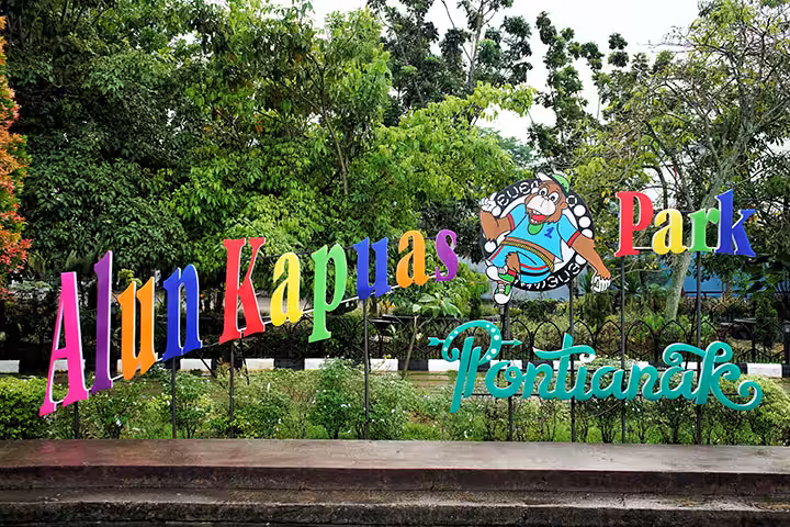 Taman Alun-alun Kapuas