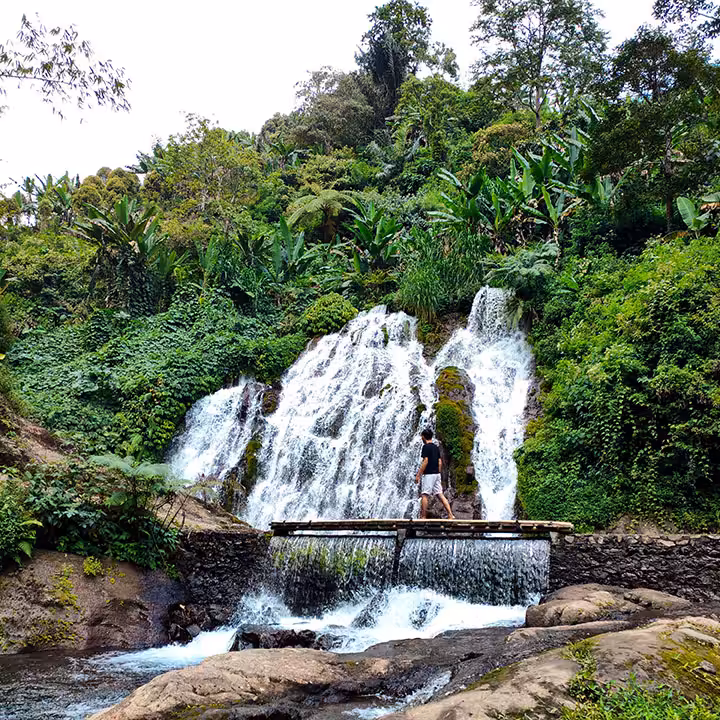 air terjun tirta buana foto
