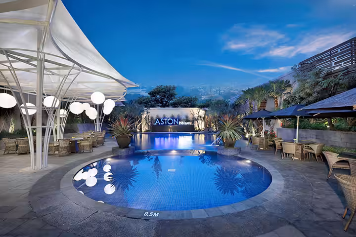 aston inn batu review