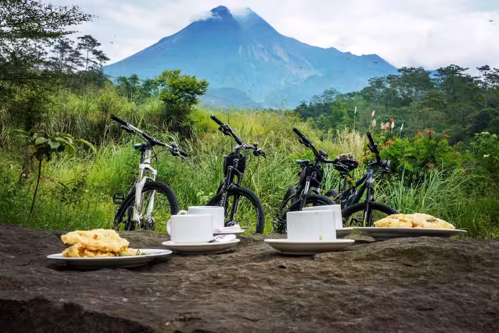 pemandangan di Warung Kopi Merapi