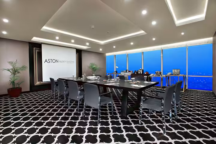 hotel aston simatupang jakarta selatan