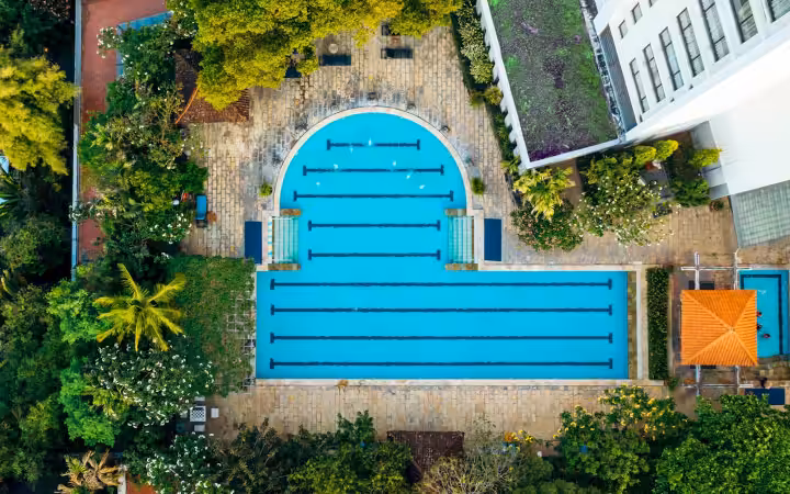 fasilitas kolam renang di Bumi Surabaya City Resort