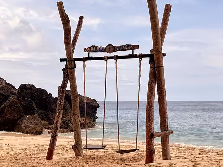 kubu beach ayana