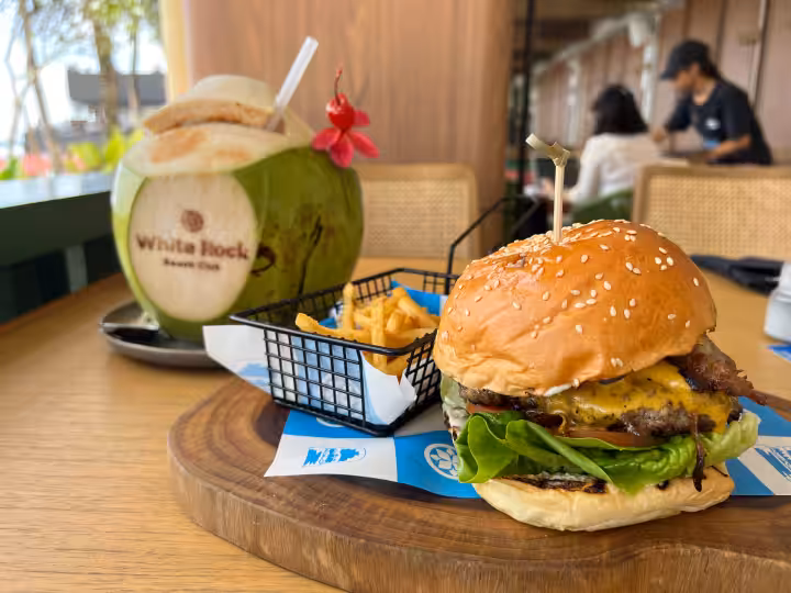 menu di White Rock Beach Club