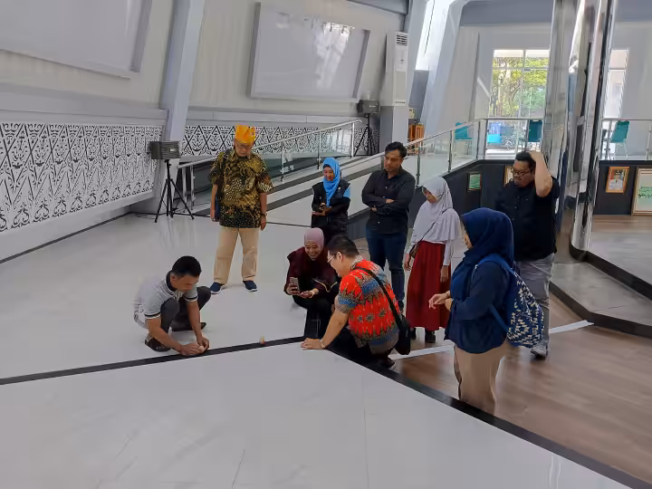 museum taman khatulistiwa Pontianak