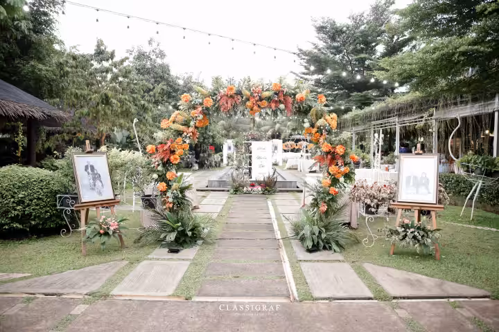 outdoor area Tsamara Resto