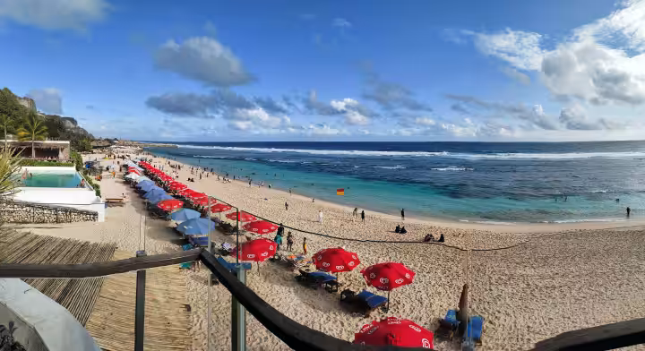 pantai pribadi di White Rock Beach Club