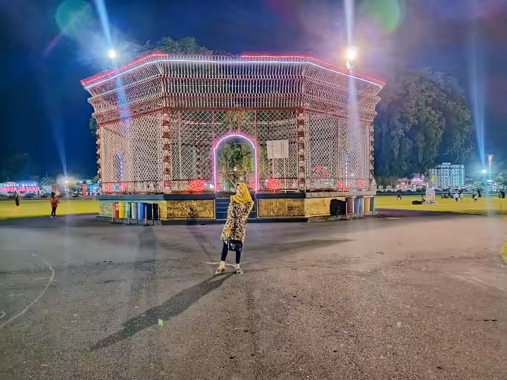 pohon beringin Alun-Alun Kota Blitar