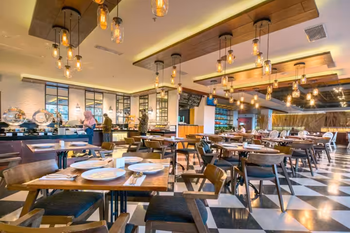 restoran di Hotel Luminor Surabaya