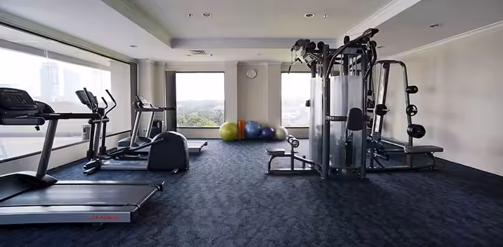 royal kuningan hotel ulasan fasilitas fitness center