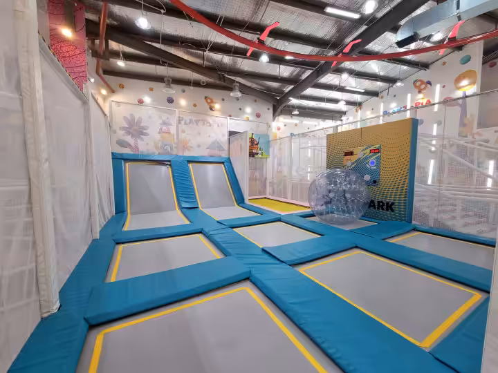 trampolin Playtopia Surabaya