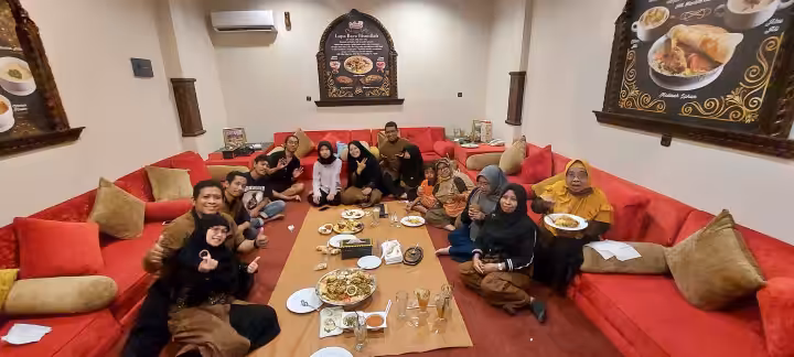 makan di Ajwad Resto