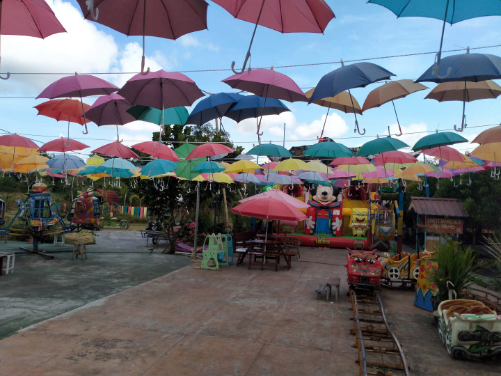 wahana di Edum Park Tegaldowo