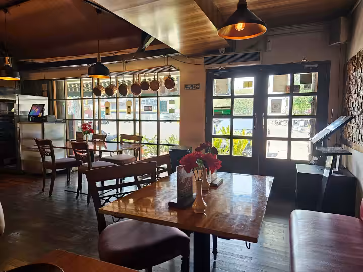 Expatriate Italian Restaurant