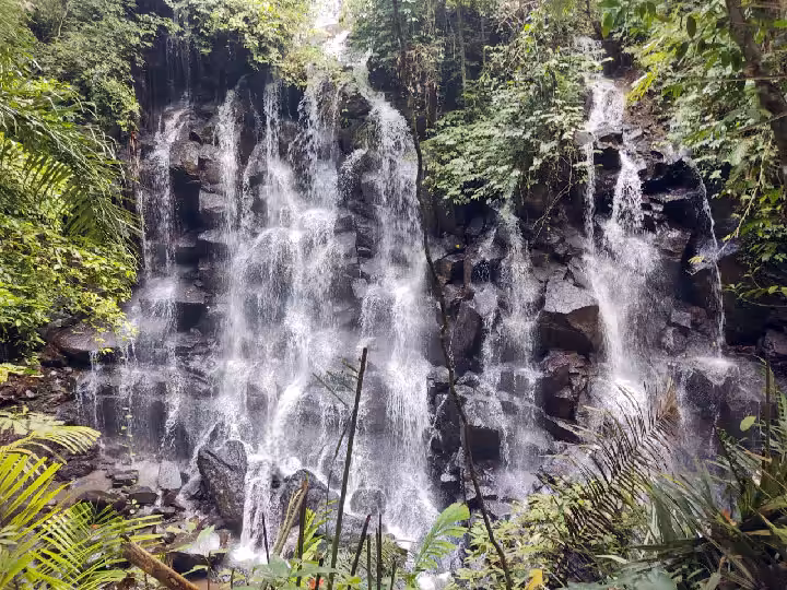 Kanto Lampo Waterfall