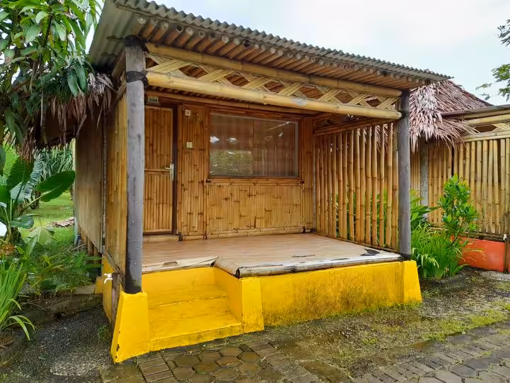 coconut island carita harga penginapan