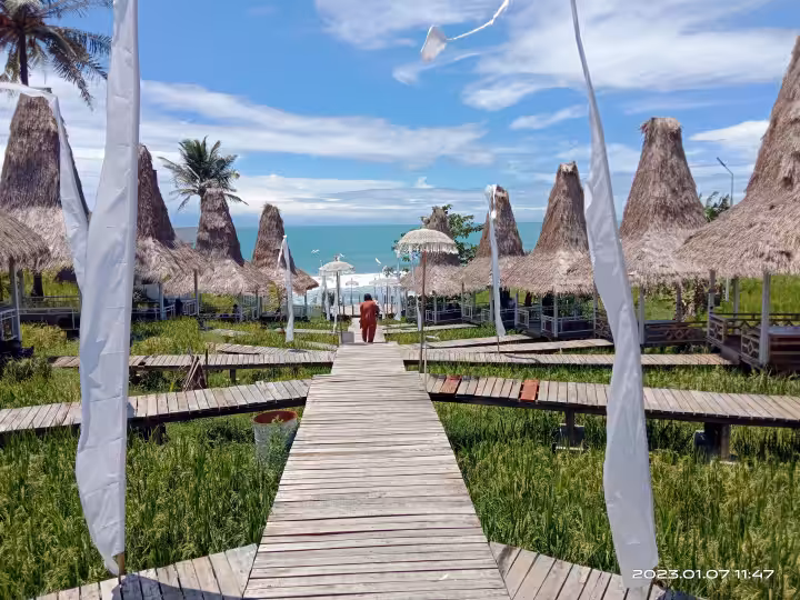 fasilitas saung di Karang Potong Ocean View