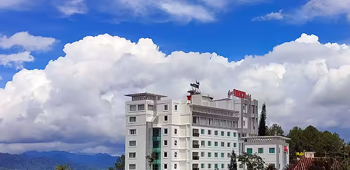 hotel di bukittinggi dekat jam gadang