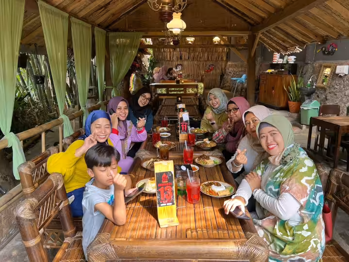 makan di Sego Sambel Cak Uut Malang