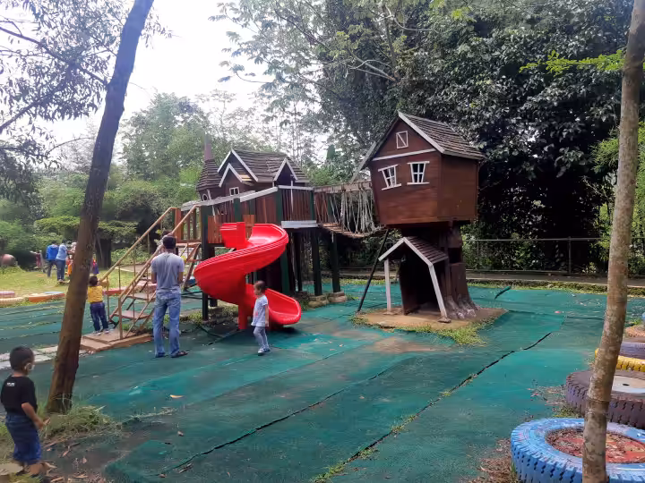 playground D'Kandang Amazing Farm Depok