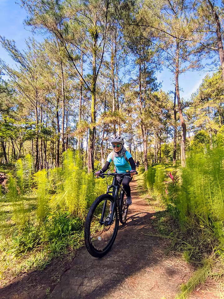 ranu gumbolo foto aktivitas bersepeda