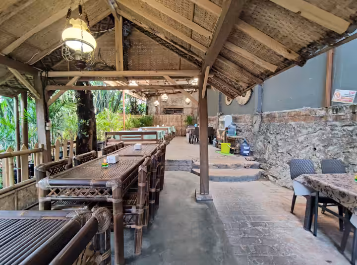 fasilitas di Sego Sambel Cak Uut Malang