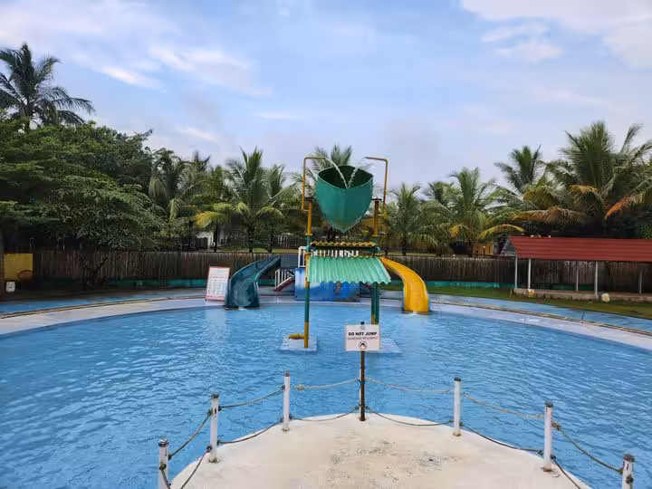 waterpark coconut island carita