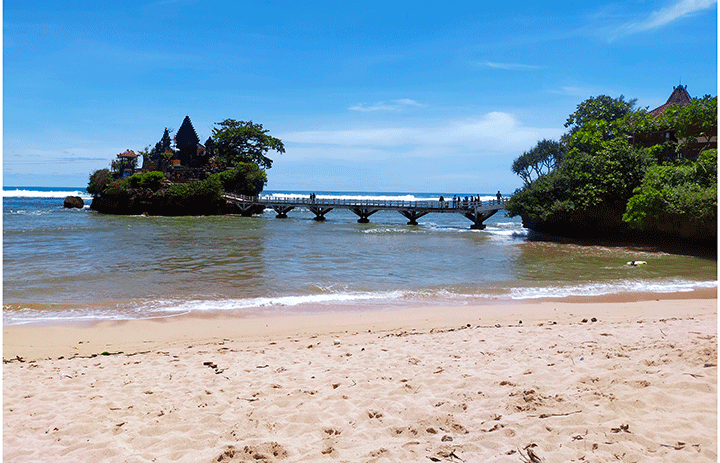 Pantai Balekambang