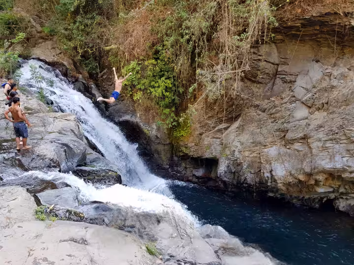 cliff jumping Aling-Aling Waterfall Bali