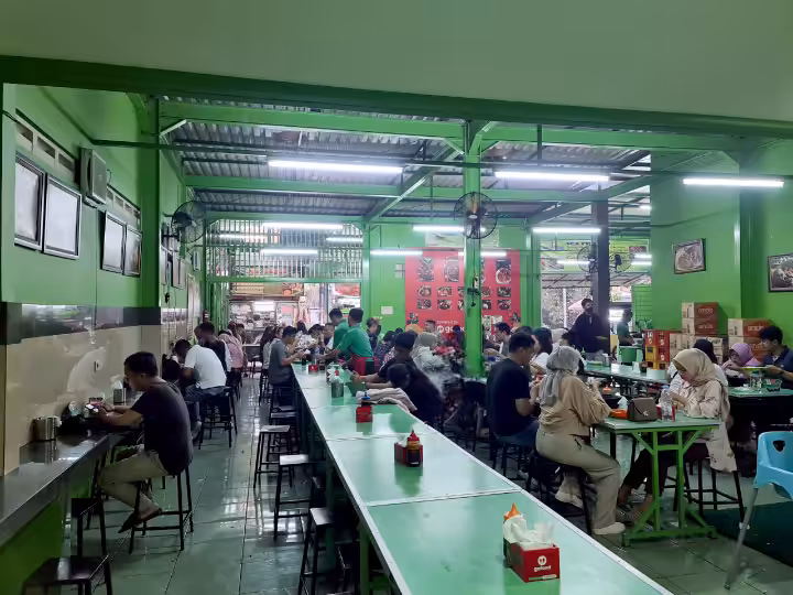 fasilitas di Iga Bakar si Jangkung Bandung