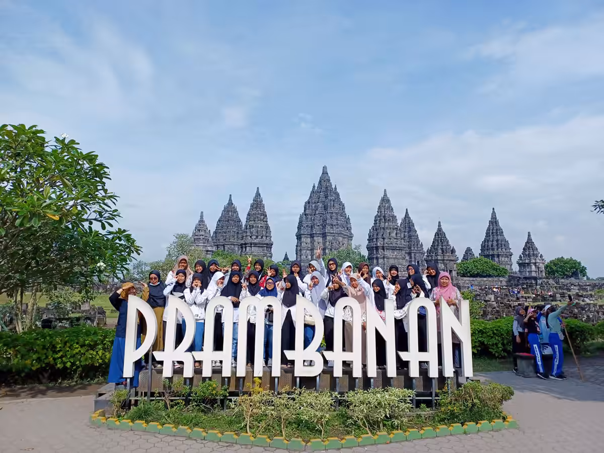 Open trip Jogja