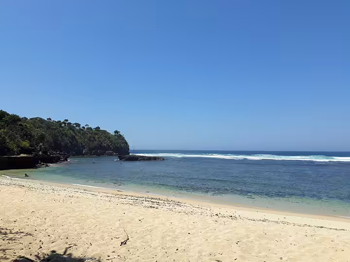 Pantai Balekambang
