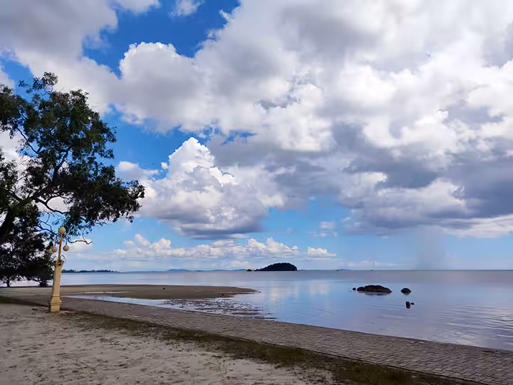 Pantai Tanjung Pendam