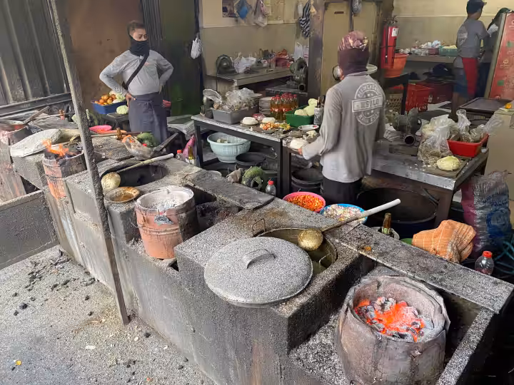 bakaran Sate Kambing & Tengkleng Pak Manto