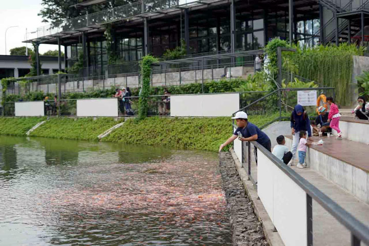 danau buatan di Cibis Park Simatupang Jakarta