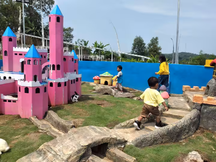 istana kelinci Havana Hills Cilacap