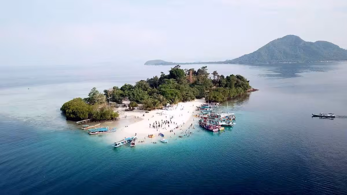 pantai di lampung yang bagus