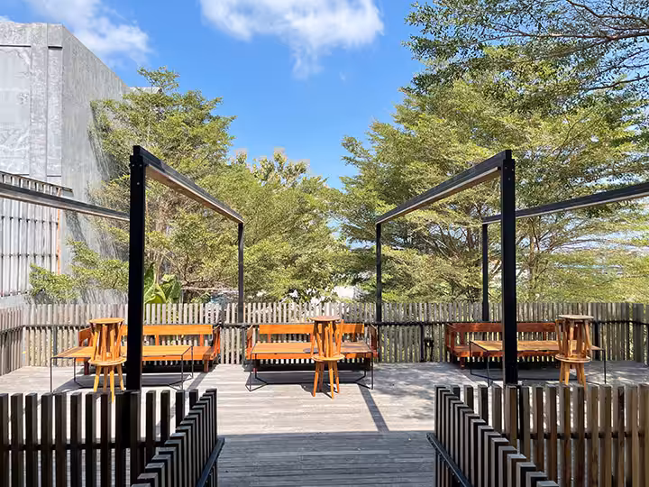 9/11 Cafe & Concept Store